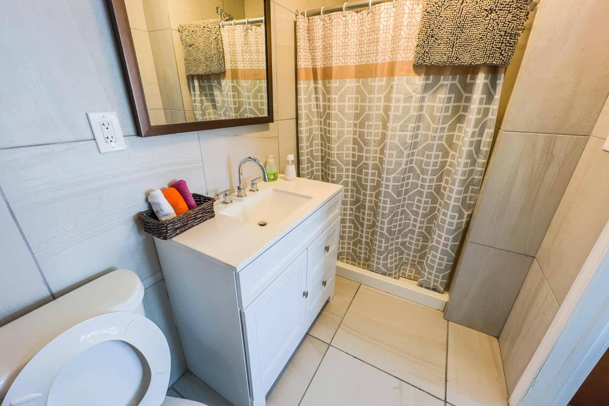 Large 6Br, 6 Bath In The City Of Niagara Falls Zewnętrze zdjęcie