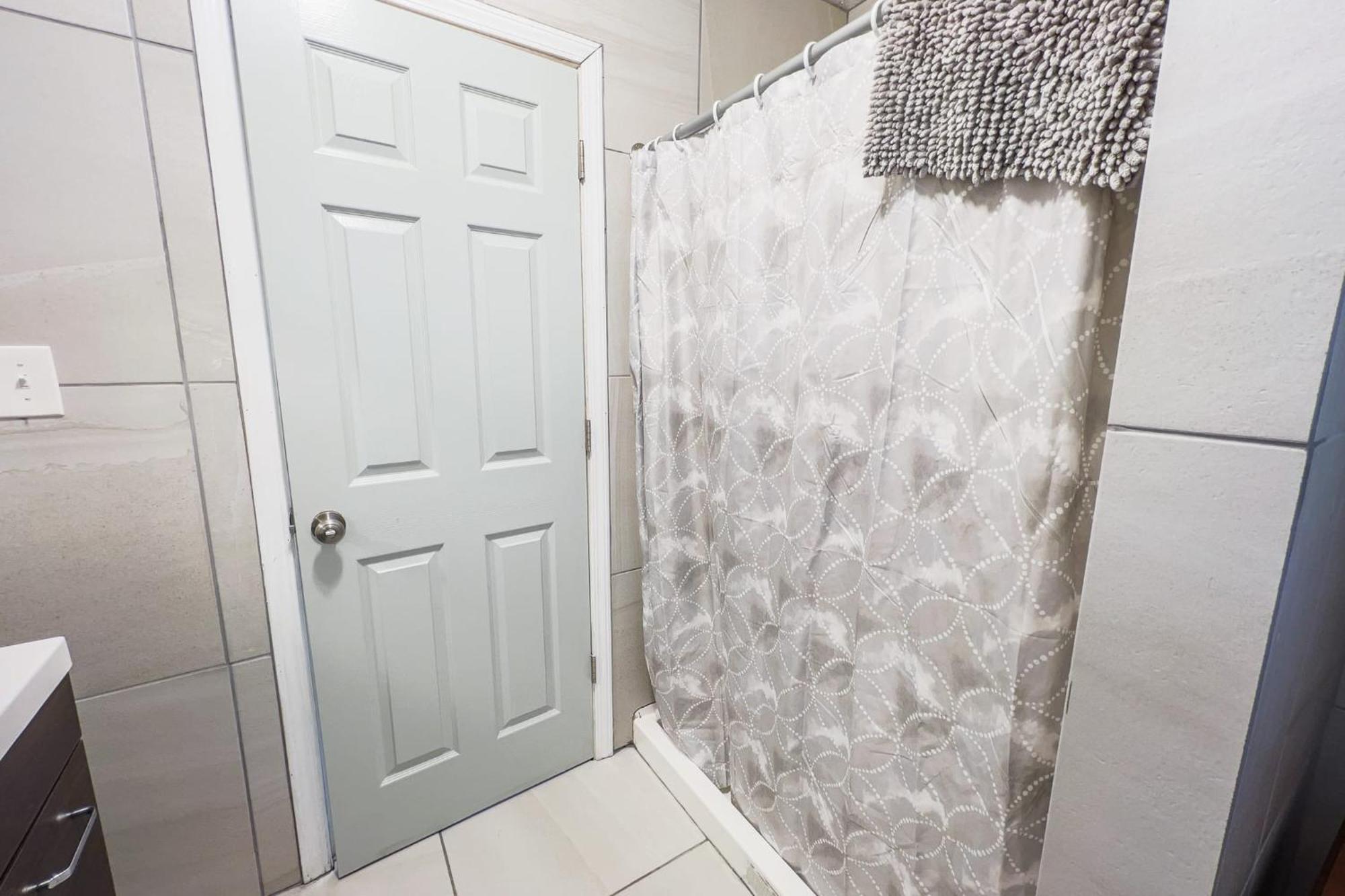 Large 6Br, 6 Bath In The City Of Niagara Falls Zewnętrze zdjęcie