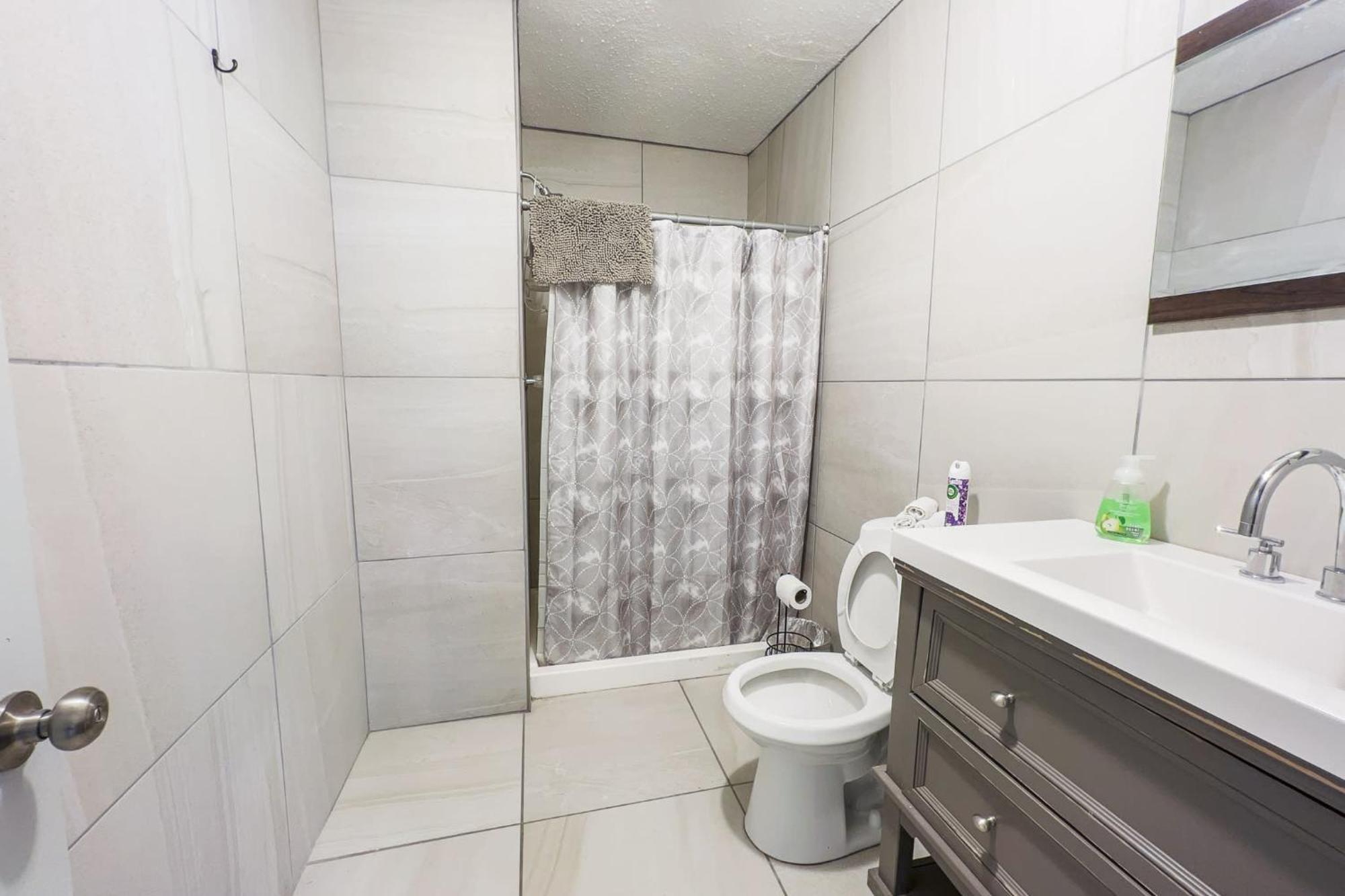 Large 6Br, 6 Bath In The City Of Niagara Falls Zewnętrze zdjęcie